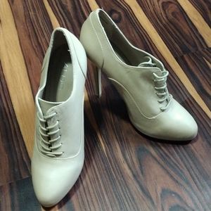Aldo bootie heels size 38 (US 7.5)